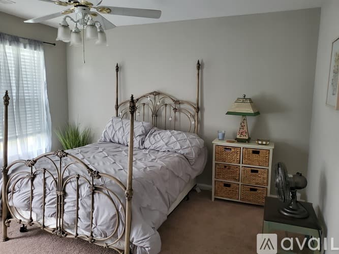 Roswell House: 11480 Mountain Laurel Drive