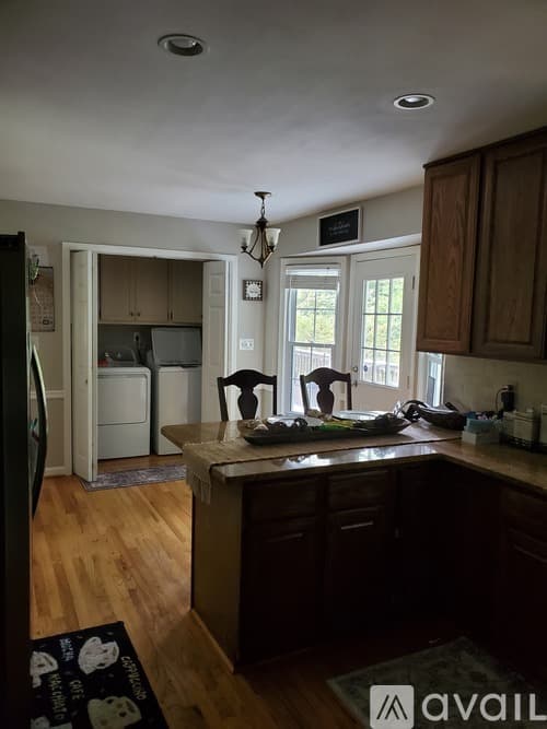 Roswell House: 11480 Mountain Laurel Drive