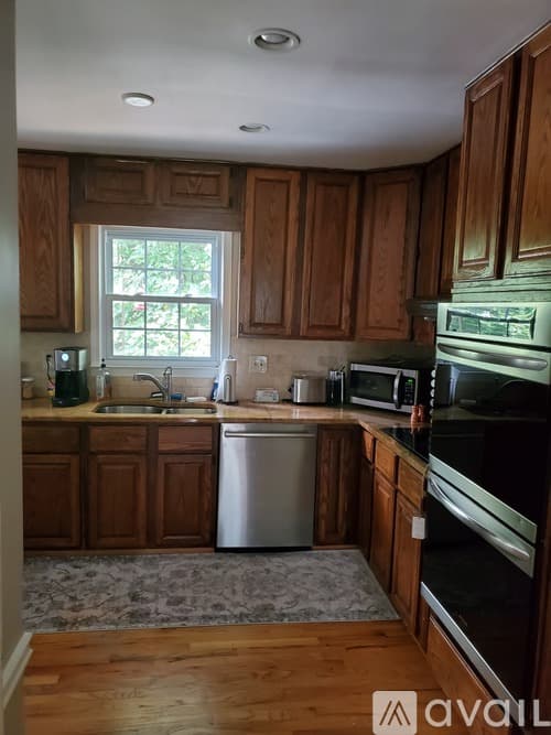 Roswell House: 11480 Mountain Laurel Drive