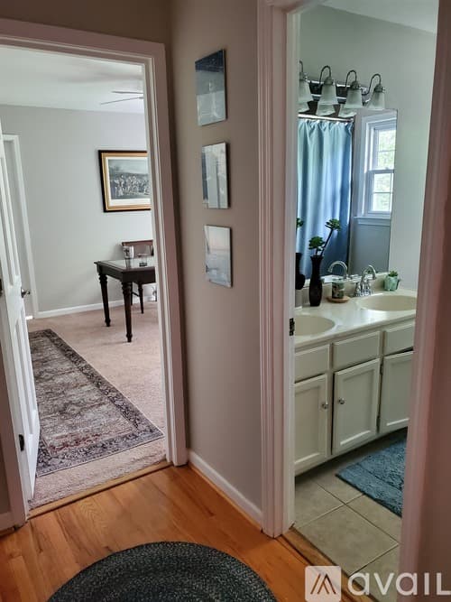 Roswell House: 11480 Mountain Laurel Drive