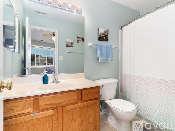Cary House: 128 New Haven Dr
