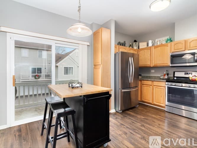 Cary House: 128 New Haven Dr