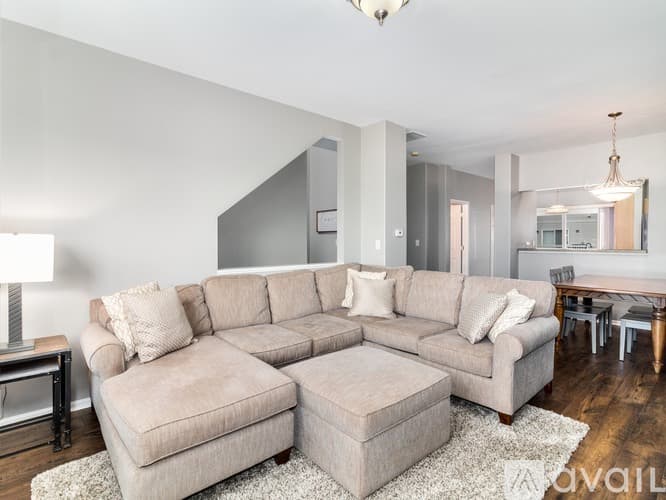 Cary House: 128 New Haven Dr