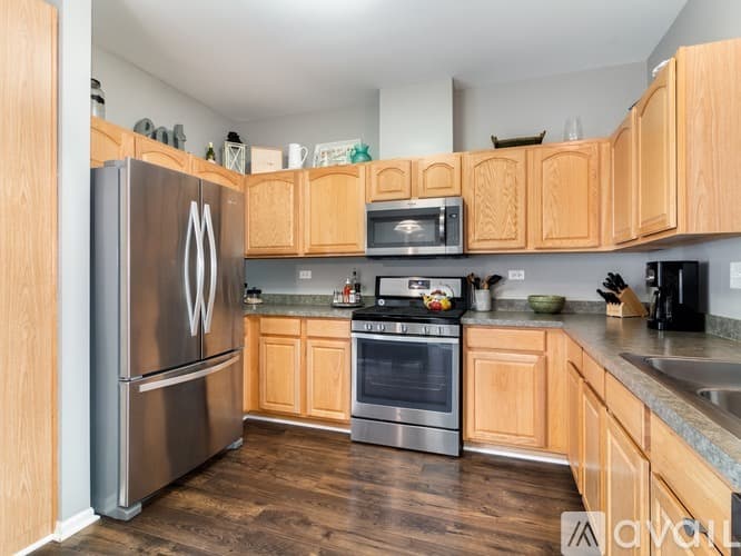 Cary House: 128 New Haven Dr