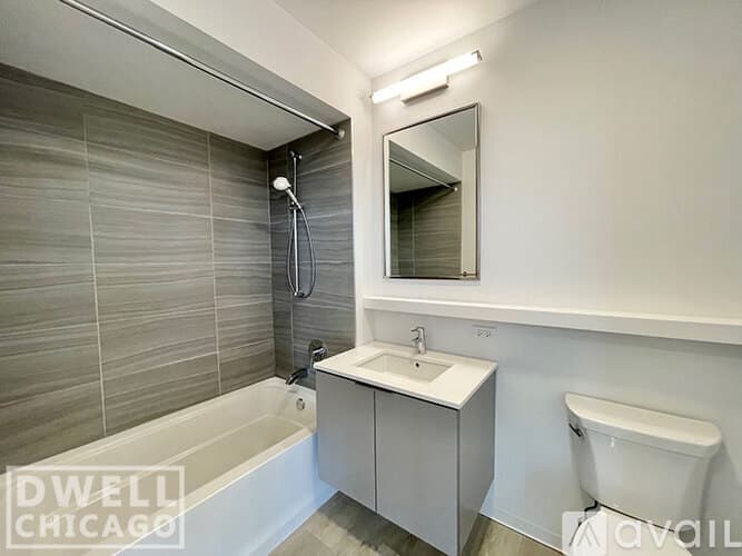 Chicago Apartment: 2733 W Belden