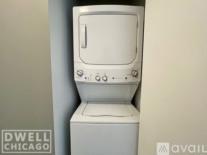 Chicago Apartment: 2733 W Belden