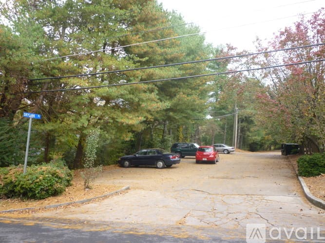 Dalton House: 712 W Tyler St