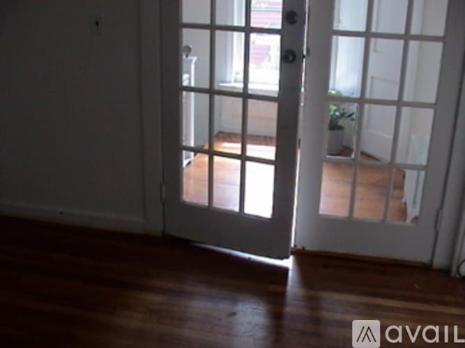 Salem Apartment: 13 Becket Street