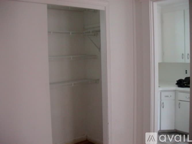 Salem Apartment: 13 Becket Street