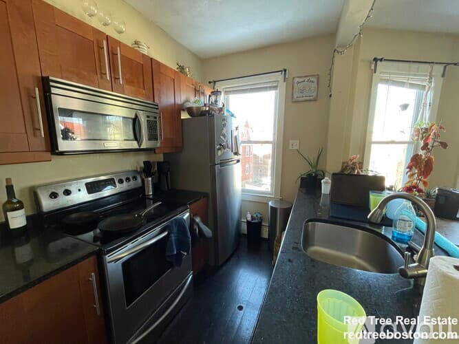 Boston Apartment: 72 Hillside St
