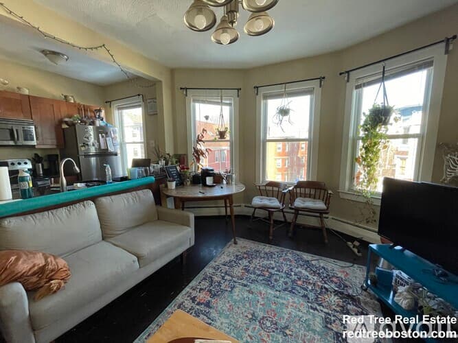 Boston Apartment: 72 Hillside St