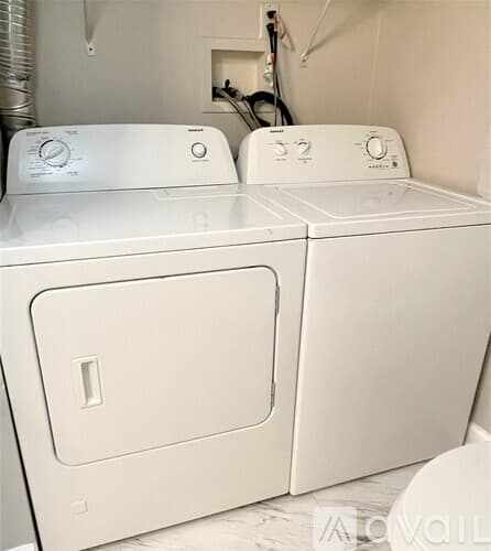 Chicago Apartment: 3517 21 W Grace St