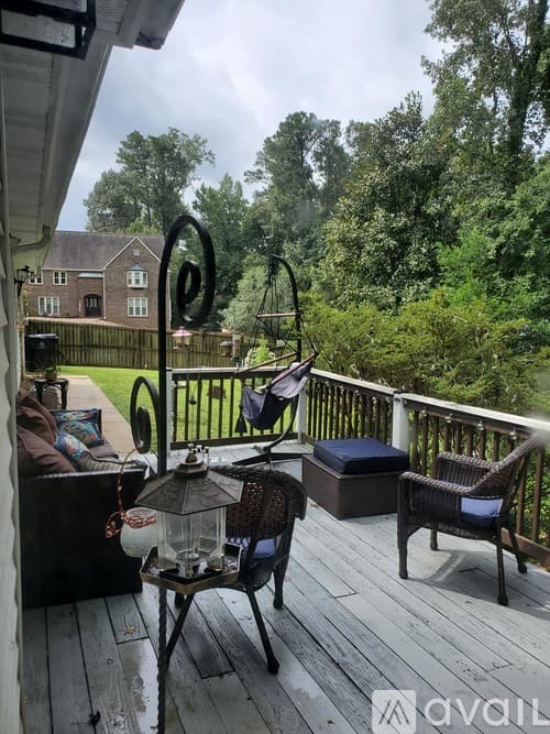 Roswell House: 11480 Mountain Laurel Drive