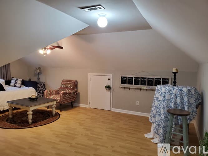 Roswell House: 11480 Mountain Laurel Drive