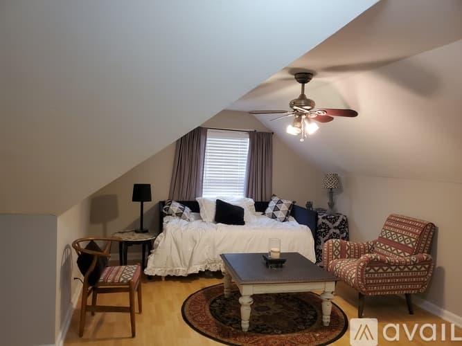 Roswell House: 11480 Mountain Laurel Drive