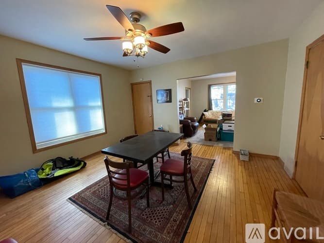 Madison Apartment: 214 N Dickinson St