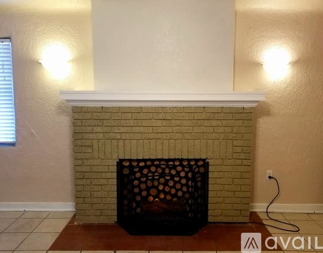 Melbourne House: 512 East Strawbridge Avenue