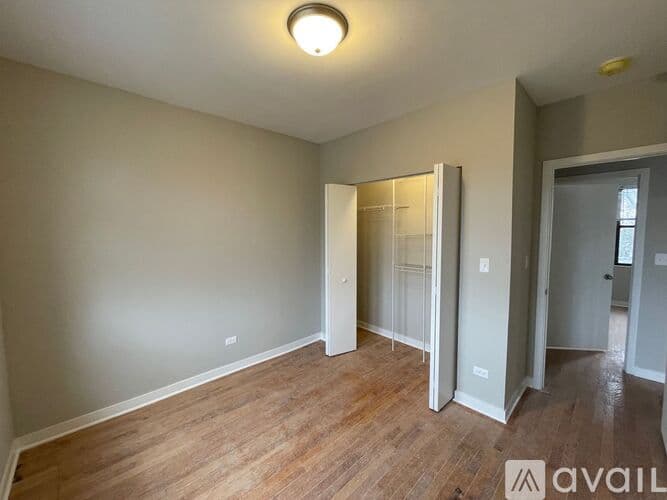 Chicago Apartment: 5454 N Sawyer Ave