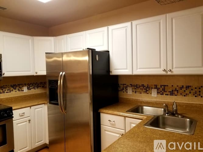 Melbourne House: 512 East Strawbridge Avenue