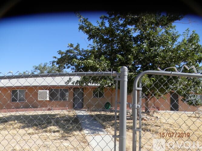 Landers Apartment: 1050 Alta Ave