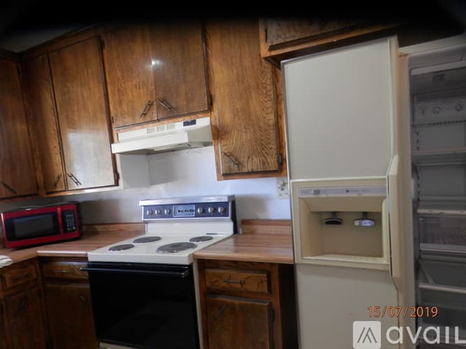 Landers Apartment: 1050 Alta Ave