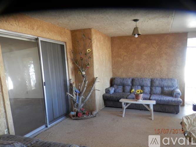 Landers Apartment: 1050 Alta Ave