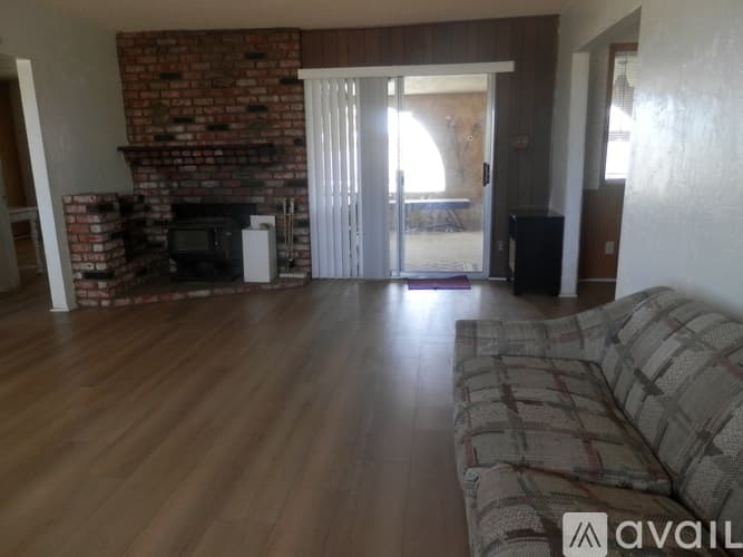Landers Apartment: 1050 Alta Ave