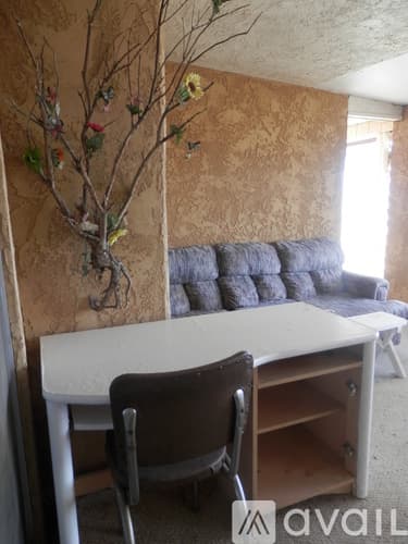 Landers Apartment: 1050 Alta Ave