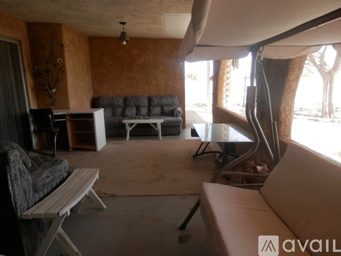 Landers Apartment: 1050 Alta Ave