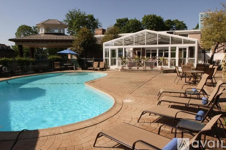 Norwalk Apartment: 99 East Avenue