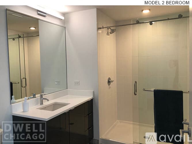 Chicago Apartment: 734 W Sheridan Rd