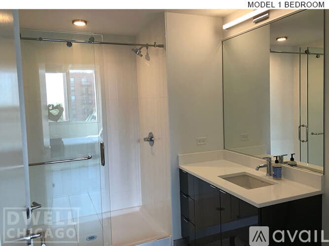 Chicago Apartment: 734 W Sheridan Rd