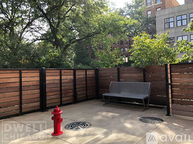 Chicago Apartment: 734 W Sheridan Rd