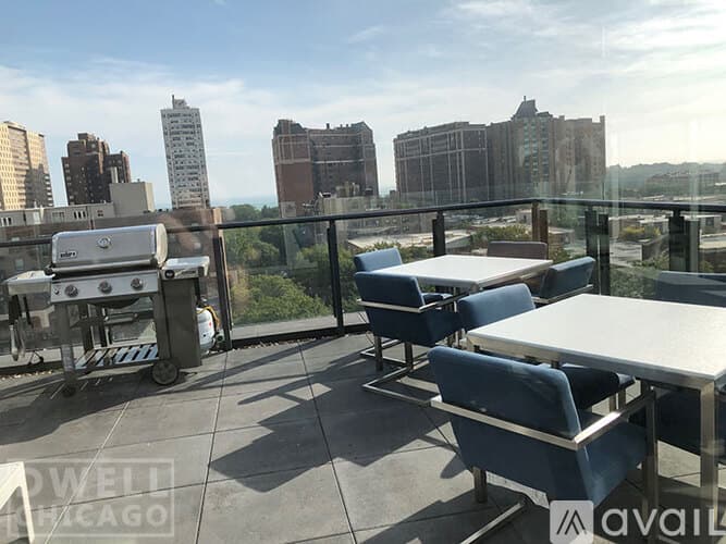 Chicago Apartment: 734 W Sheridan Rd