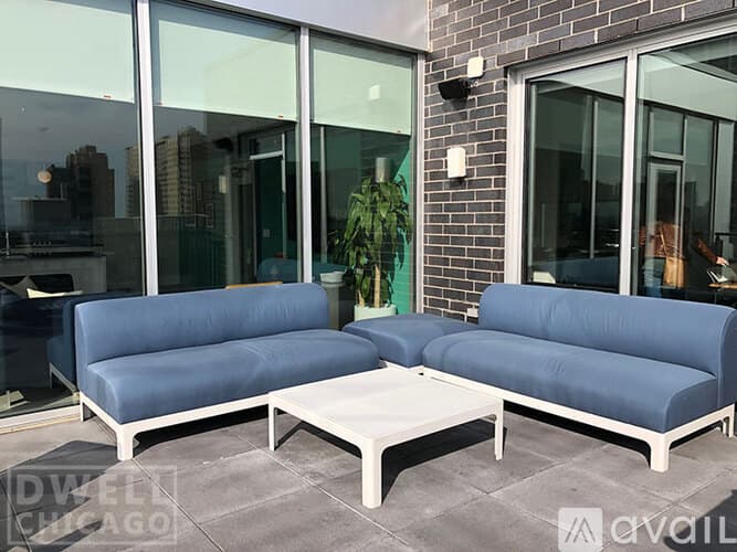 Chicago Apartment: 734 W Sheridan Rd
