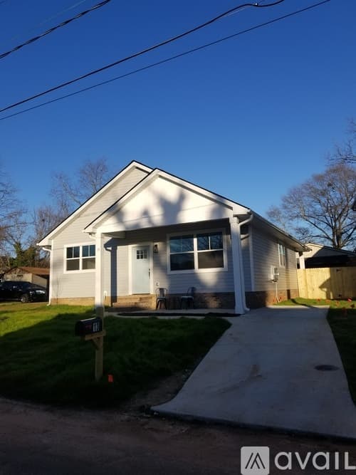 Greenville House: 13 Bigby Street