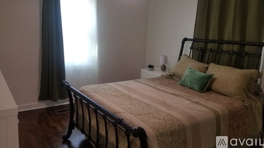 Greenville House: 4 Bigby Street