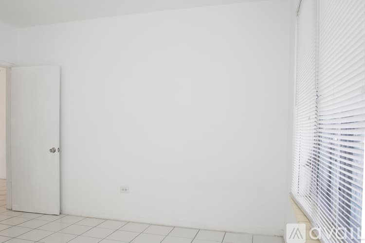 Surfside Apartment: 9056 Collins Ave