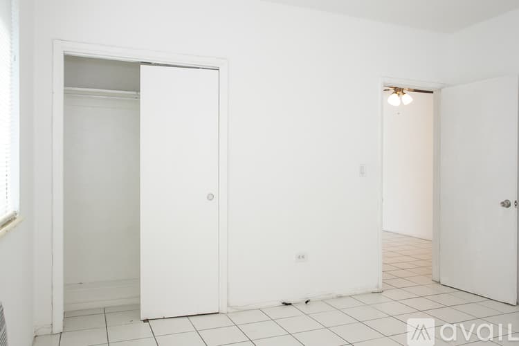 Surfside Apartment: 9056 Collins Ave