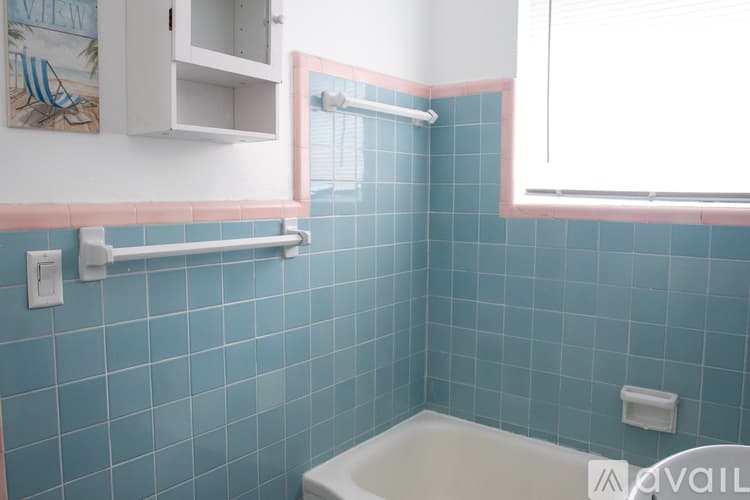 Surfside Apartment: 9056 Collins Ave