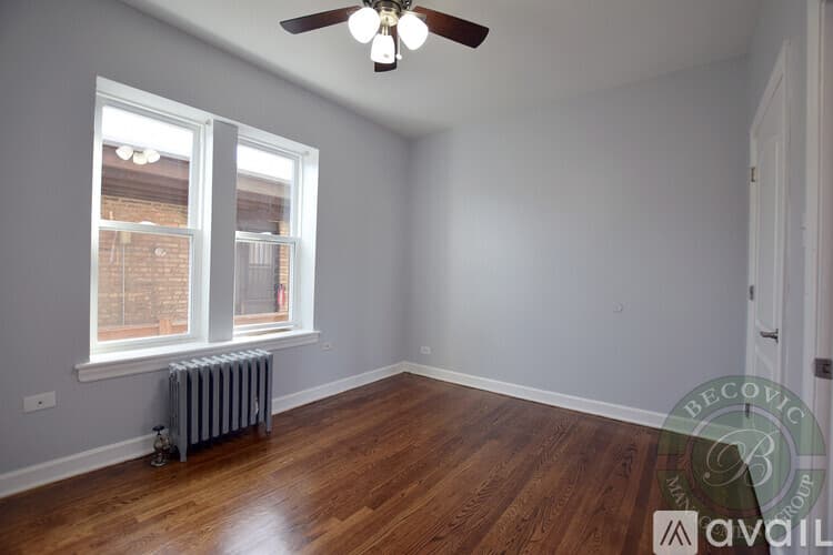 Chicago Apartment: 1724 W Juneway Terrace