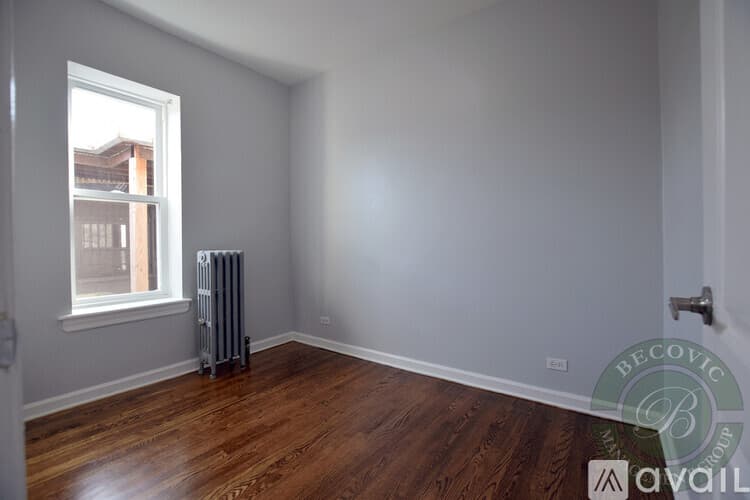 Chicago Apartment: 1724 W Juneway Terrace