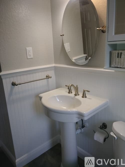 Ocala House: 720 NE 17th Ct