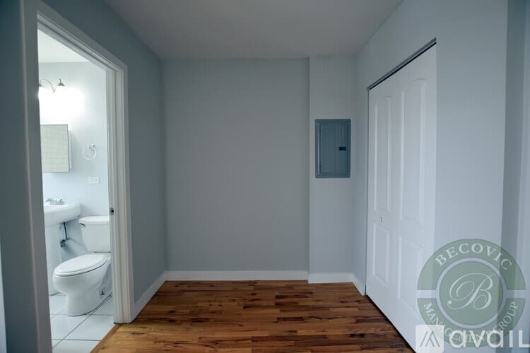 Chicago Apartment: 7450 N Greenview Ave