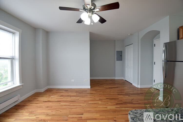 Chicago Apartment: 7450 N Greenview Ave