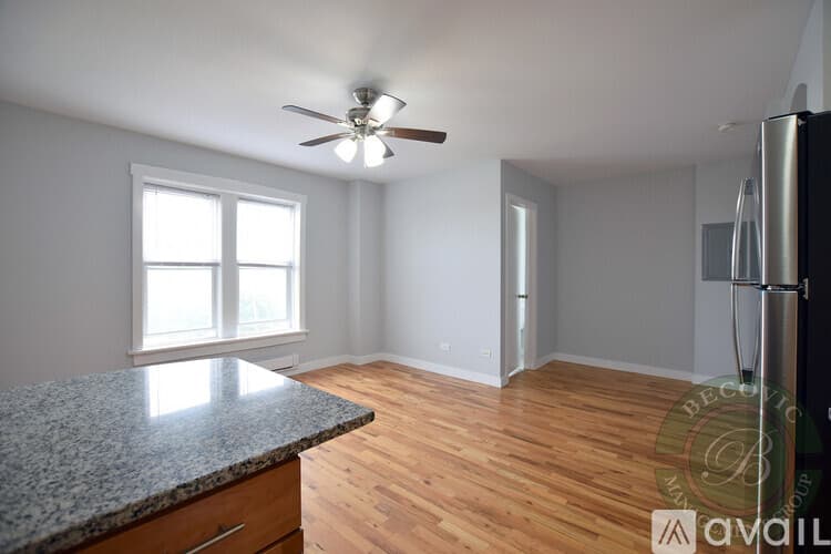 Chicago Apartment: 7450 N Greenview Ave