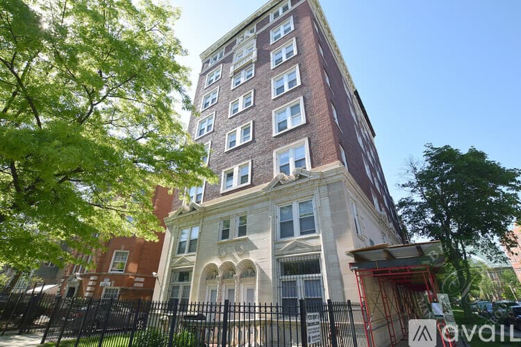 Chicago Apartment: 7450 N Greenview Ave