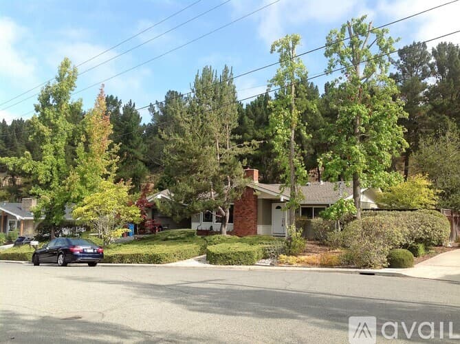 Moraga House: 29 Thorndale Place
