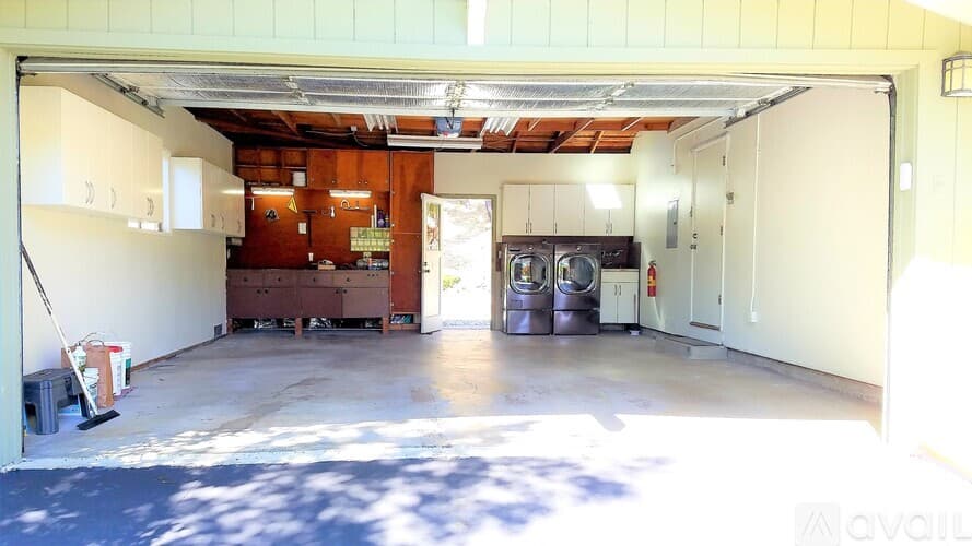 Moraga House: 29 Thorndale Place