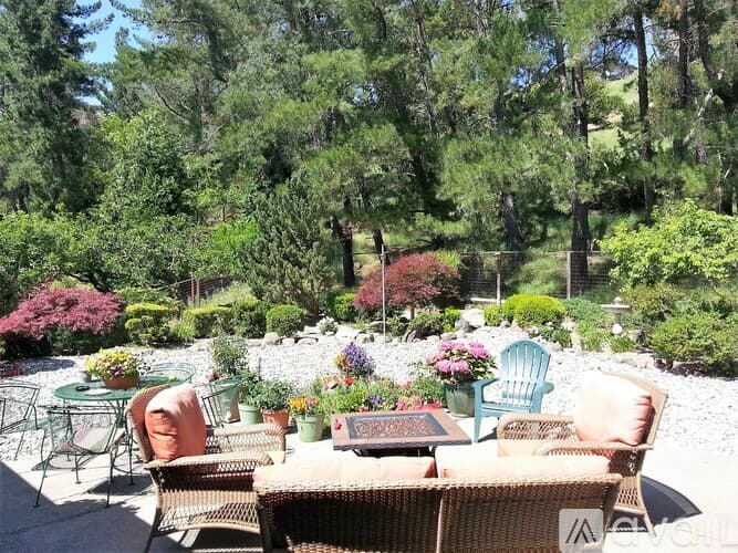 Moraga House: 29 Thorndale Place